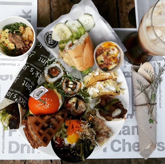 Buendia Food By The Court